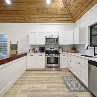 Welcome to Fleur de Lake, a modern luxury cabin perfectly - photo 7