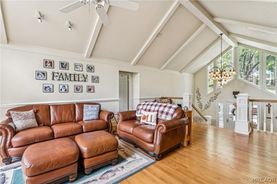 Welcome to an exceptional golf course frontage home set along - photo 10