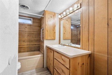 Great income-producing opportunity! This 3-bedroom, 1-bath home - photo 11