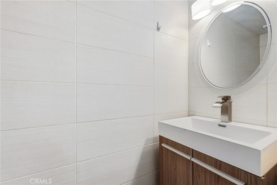 Welcome to this charming two-story condo in the desirable Quail - photo 12