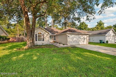 Welcome home to this charming 3-bedroom, 2-bathroom residence - photo 3