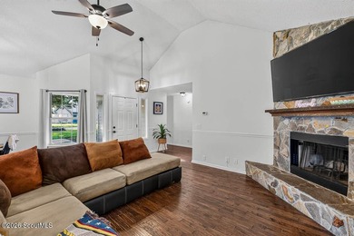 Welcome home to this charming 3-bedroom, 2-bathroom residence - photo 6