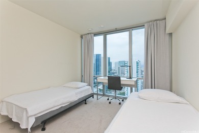 The Central Ala Moana, is centrally located at the world-famous - photo 7