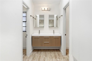 Welcome to this charming two-story condo in the desirable Quail - photo 18