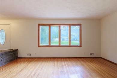 Welcome to your own Oasis, where timeless charm meets modern - photo 9