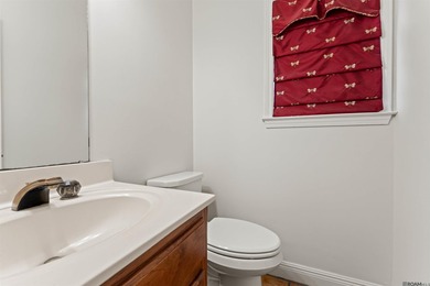 In-ground pool, wood-burning fireplace, boat port, sunroom - photo 19