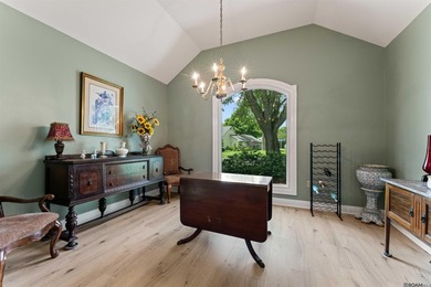 In-ground pool, wood-burning fireplace, boat port, sunroom - photo 20