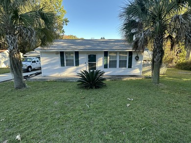 Lake Marion Home For Sale in Eutawville South Carolina