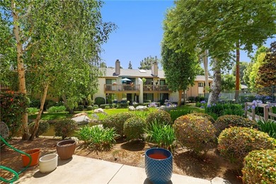 Welcome to this charming two-story condo in the desirable Quail - photo 25