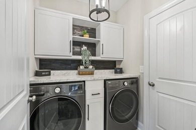 Welcome to this meticulously maintained and thoughtfully - photo 30