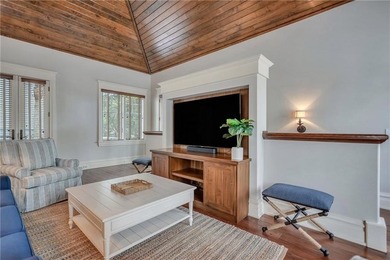 Discover an extraordinary oceanfront retreat on East - photo 8