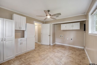 Well cared for 3/2 with a large shop, on just over an acre, near - photo 17