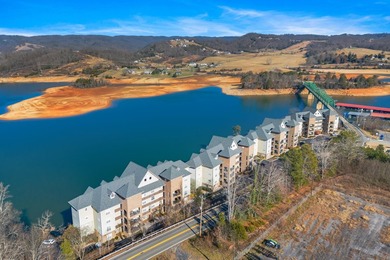 Enjoy a resort feel as you view Cherokee Lake from your living - photo 31