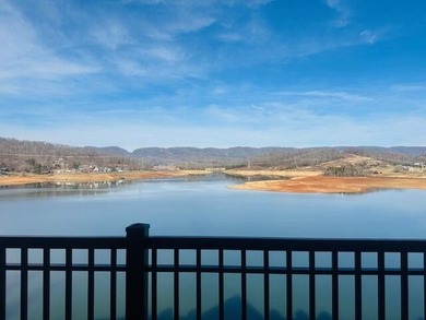 Enjoy a resort feel as you view Cherokee Lake from your living - photo 38