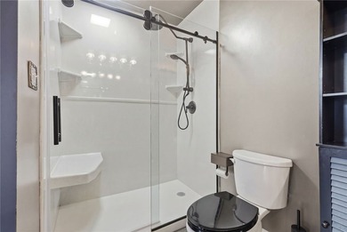 Stunning 2 story condo Nestled in the Heart of Pittsburgh's - photo 43