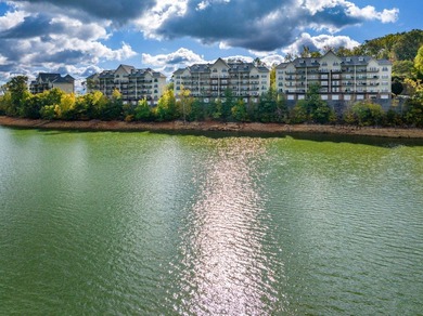 Enjoy a resort feel as you view Cherokee Lake from your living - photo 48