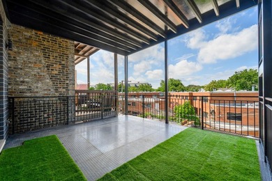 Stunning sunny newer construction luxurious full floor 3 bed 3 - photo 8