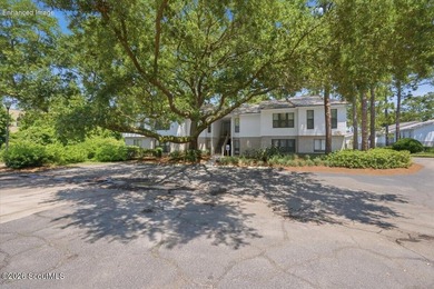 Welcome to Island Retreat, one of St. Simons Island's most - photo 1