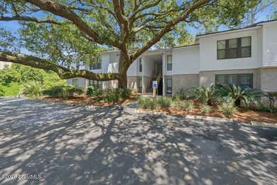 Welcome to Island Retreat, one of St. Simons Island's most - photo 2