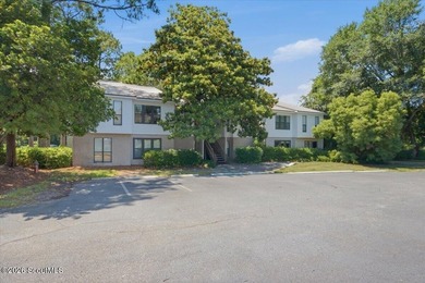 Welcome to Island Retreat, one of St. Simons Island's most - photo 3