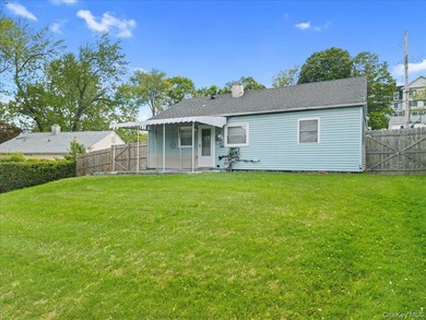 Set on a quiet cul-de-sac in one of the area's most convenient - photo 4