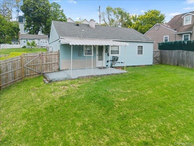 Set on a quiet cul-de-sac in one of the area's most convenient - photo 5