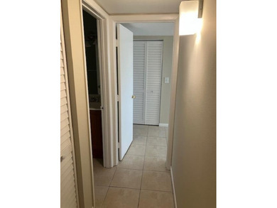 Beautiful corner unit, Townhouse located next to the clubhouse - photo 4