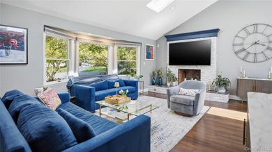 Welcome to a truly exceptional Huntington retreat where timeless - photo 5