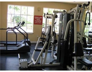 Beautiful corner unit, Townhouse located next to the clubhouse - photo 8