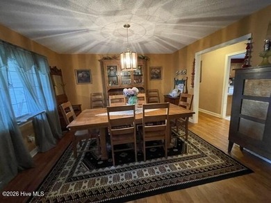 Enjoy coastal living in this beautifully maintained home - photo 11