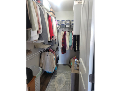 This well mantained home boasts with pride. It features an open