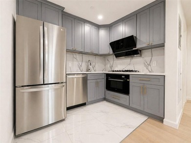 Introducing a newly built condominium residence in a prime - photo 4