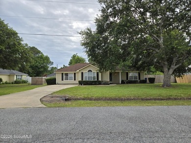 This home is conveniently located 10 minutes from shopping, 20 - photo 3
