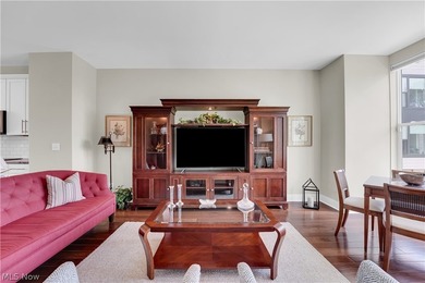 Welcome to one of the most private and well-positioned townhomes - photo 14
