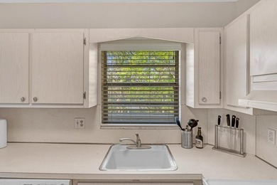 Ideally located in the heart of Boca Raton, 100 Royal Palm Way - photo 14