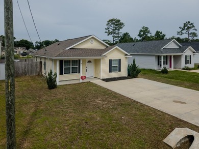 Motivated Seller - Offering Closing Cost Assistance. Charming - photo 4