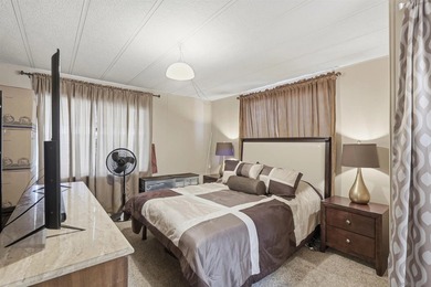 Deeply reduced and PRICED TO SELL! Welcome to easy, resort-style - photo 15
