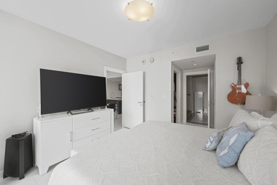 Welcome to Residence 3909 at the prestigious Epic Residences - photo 17