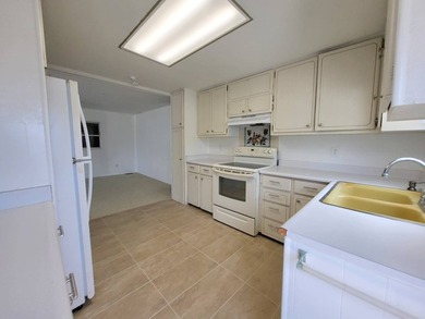 MOST AFFORDABLE LOT RENT IN A NICE COMMUNITY IN SARASOTA! Park - photo 6