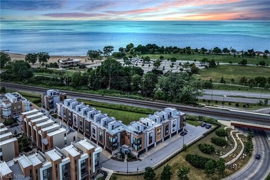 Welcome to one of the most private and well-positioned townhomes - photo 31
