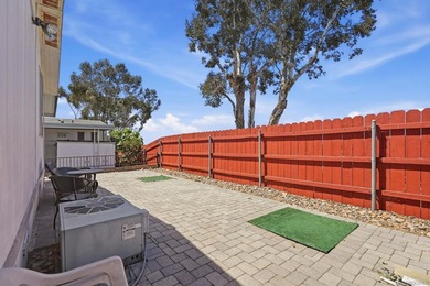 Deeply reduced and PRICED TO SELL! Welcome to easy, resort-style - photo 31