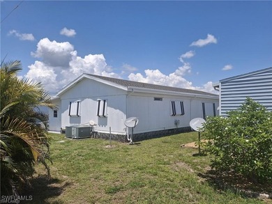 This charming turnkey 2 bedroom, 2 bath home is situated in the - photo 3