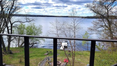 SO much to enjoy here! Level, sandy lakeshore, south facing - photo 7