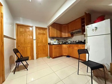 Spacious 4-family brick building situated on a 20*100 lot with a - photo 4