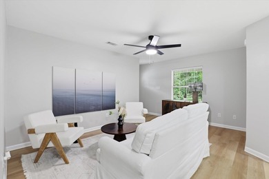 Move right into this beautifully renovated 2-bedroom, 2-bath - photo 8