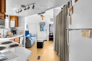 ISLAMORADA RETREAT! Whether you're looking for a full-time - photo 12