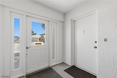 This ground-floor 2-bedroom, 2-bathroom condo is fully furnished - photo 49