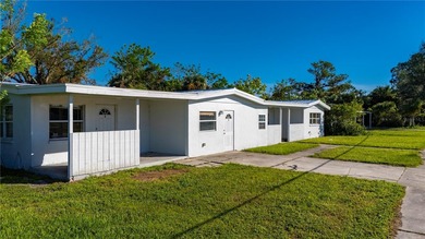 Quadruplex with Metal Roof and is Located in a good Rental Area - photo 3