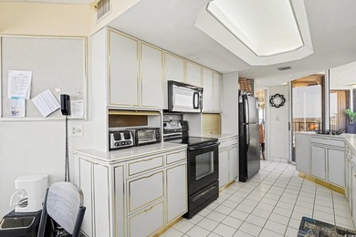 Stunning ocean views from this fully furnished 2-bedroom, 2 bath - photo 14
