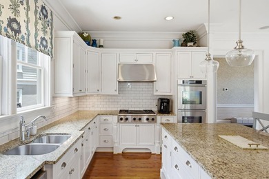 Welcome to this beautifully crafted 5-bedroom, 5.5-bath - photo 19